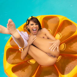Adriana Chechik en 'Evil Angel' Putas de verano 2 (Miniatura 13)
