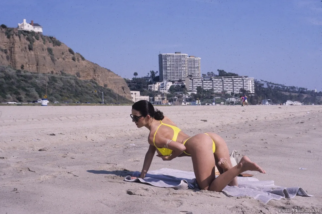 ▷ Cheri Taylor in Rock N Roll Heaven (Photo 18) | Evil Angel