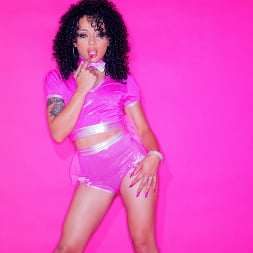 Holly Hendrix in Anal Angels 4 (Photo 4) Holly Hendrix in 'Evil Angel' Anal Angels 4 (Thumbnail 4)