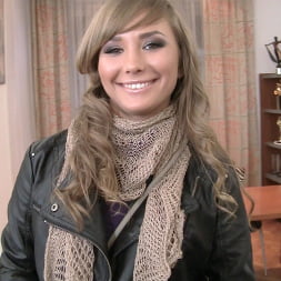 Jessica Lux en 'Evil Angel' Punto de vista de Rocco 9 (Miniatura 1)
