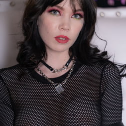 Leda Elizabeth en 'Evil Angel' Hotshot de conexión: lindo y desagradable (Miniatura 1)