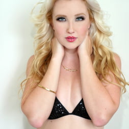 Samantha Rone in Wet Food 7 (Photo 9) Samantha Rone in 'Evil Angel' Wet Food 7 (Thumbnail 9)