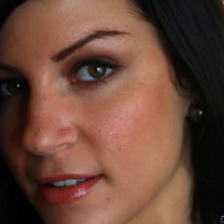 Tori Lux en 'Evil Angel' Clase de estiramiento 5 (Miniatura 1)