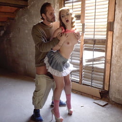 Zoe Doll in Nacho's Fucking Warehouse (Photo 2) Zoe Doll in 'Evil Angel' Nacho's Fucking Warehouse (Thumbnail 2)